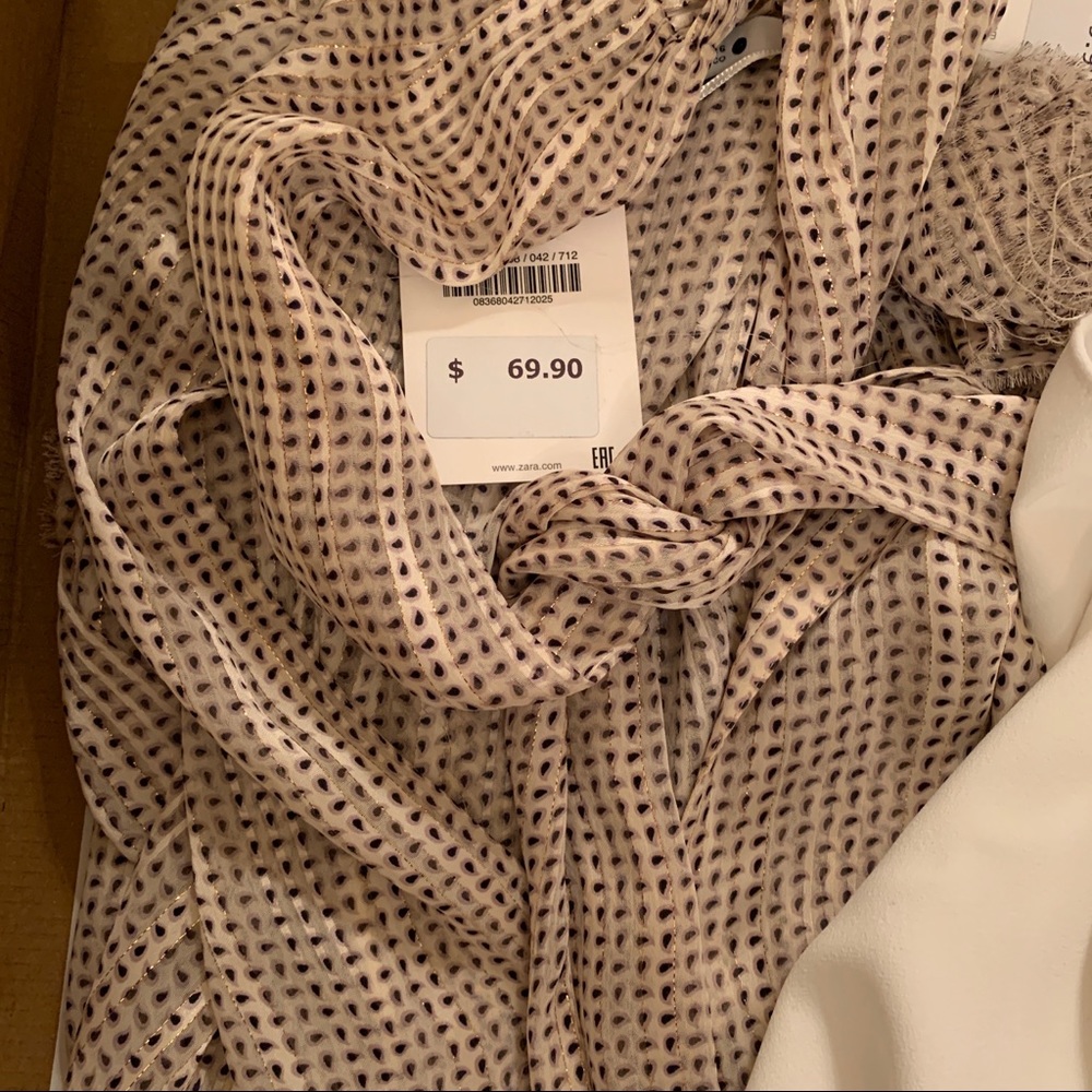 GORGEOUS ZARA NWT Flower Blouse - Picture 9 of 10